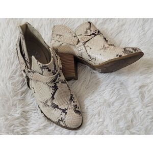 Fergalicious Size 9 Snakeskin Women Ankle Boots 3 inch Heels